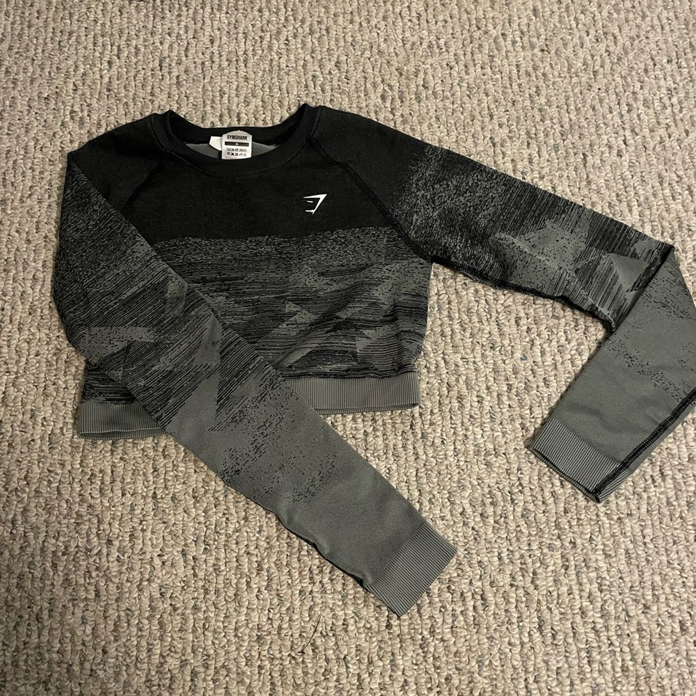 Gymshark Long Sleeve Crop Women’s Medium PRACTICALLY NEW